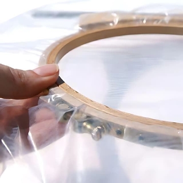 Avalon Solvy80 – Lámina soluble en agua para bordado fino sin tela base - Imagen 1