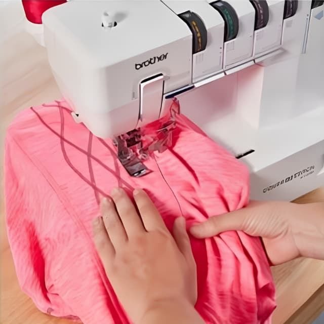 Brother CV3550 – Máquina Recubridora de Doble Cara para Acabados Profesionales - Imagen 4