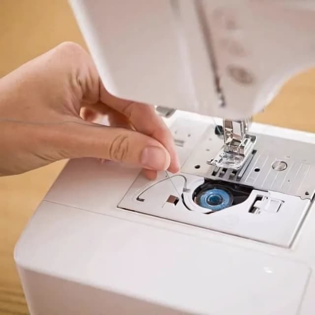 Brother FS40S – Máquina de Coser Electrónica con 40 Puntadas y Pantalla LCD - Imagen 4