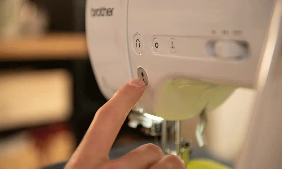 Brother Innov-is-A16 – Máquina de Coser Electrónica con 16 Puntadas y LCD - Imagen 7
