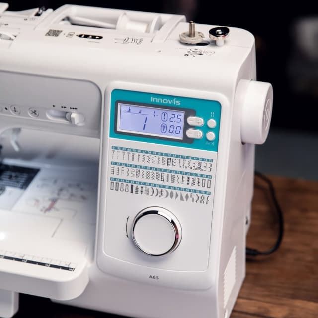 Brother Innov-is A65 – Máquina de Coser Electrónica Compacta con 60 Puntadas y Pantalla LCD - Imagen 3