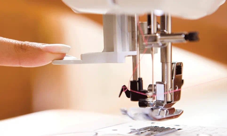 Brother Innov-is15 – Máquina de Coser Electrónica con 16 Puntadas y Pantalla LCD - Imagen 3