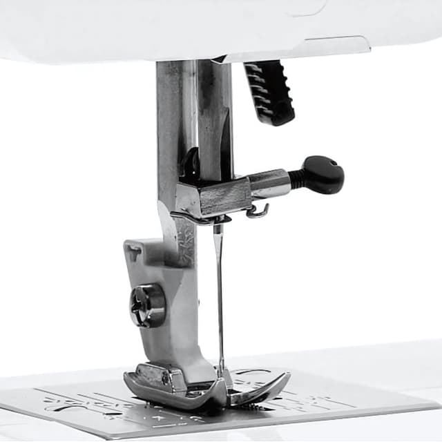 Elna 120 – Máquina de Coser Mecánica Compacta y Robusta con 15 Puntadas - Imagen 4