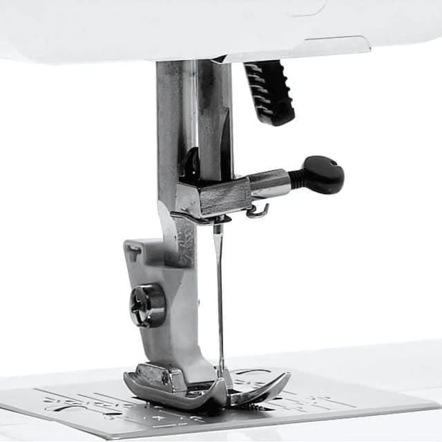 Elna 120 – Máquina de Coser Mecánica Compacta y Robusta con 15 Puntadas - Imagen 4