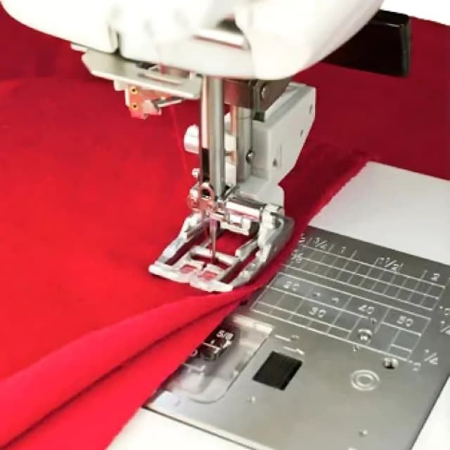 Elna eXcellence 720PRO | Máquina de coser profesional para Patchwork y Quilting - Imagen 5