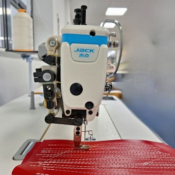 Jack JK-H6-CZ-4 Máquina de Coser Industrial de Doble Arrastre con Cortahilos Automático - Imagen 2