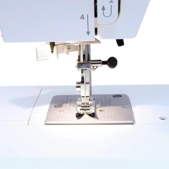 Janome 1522LG - Máquina de Coser Mecánica Robusta y Versátil - Imagen 5