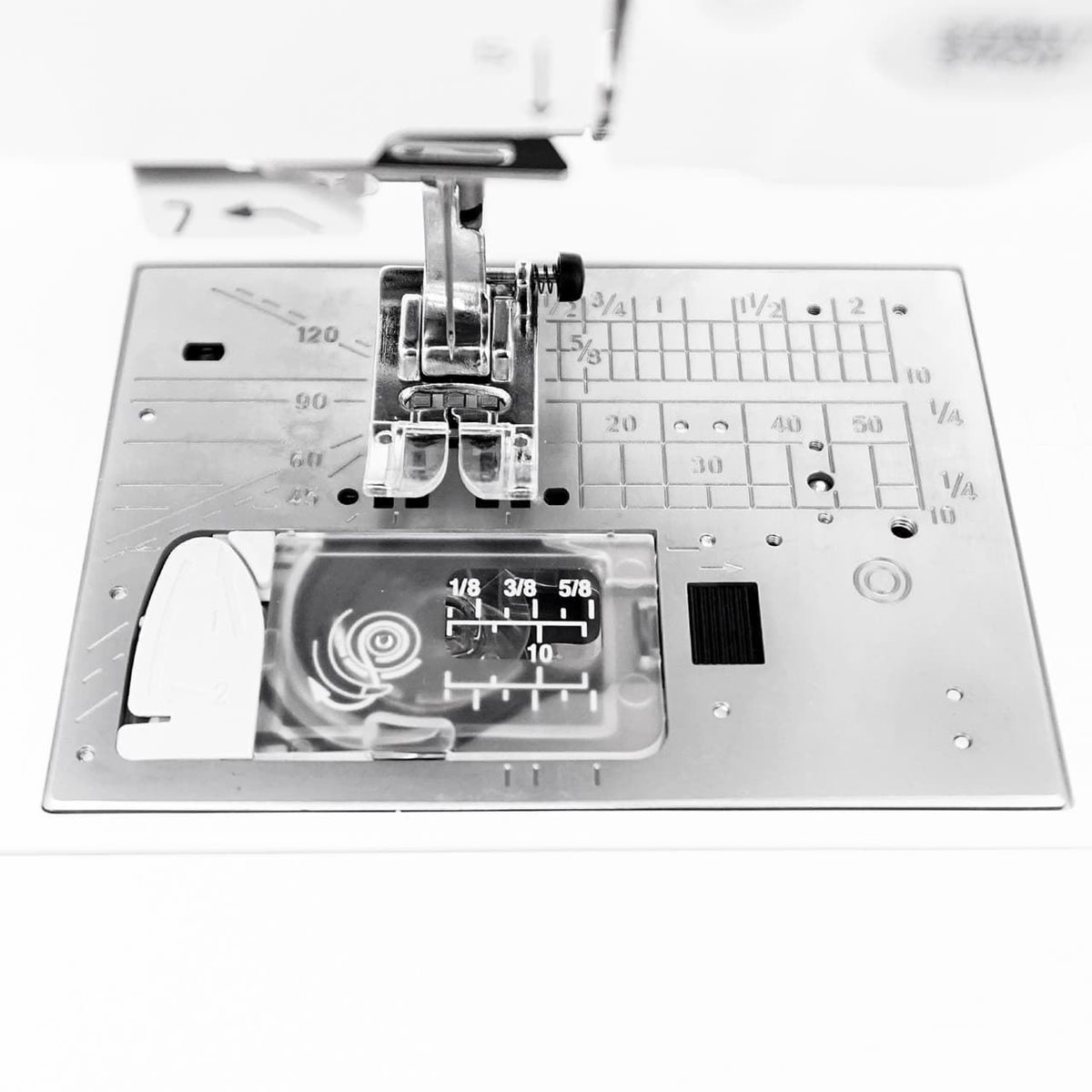 Janome MC6700P – Máquina de Coser Profesional con 200 Puntadas y Doble Arrastre - Imagen 3