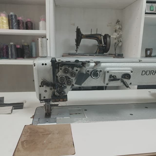 Máquina de coser de puente largo DURKOPP - Imagen 3