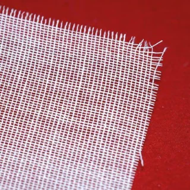 Thermogasa Gunold – Gasa sensible al calor para bordado sin soporte visible - Imagen 3